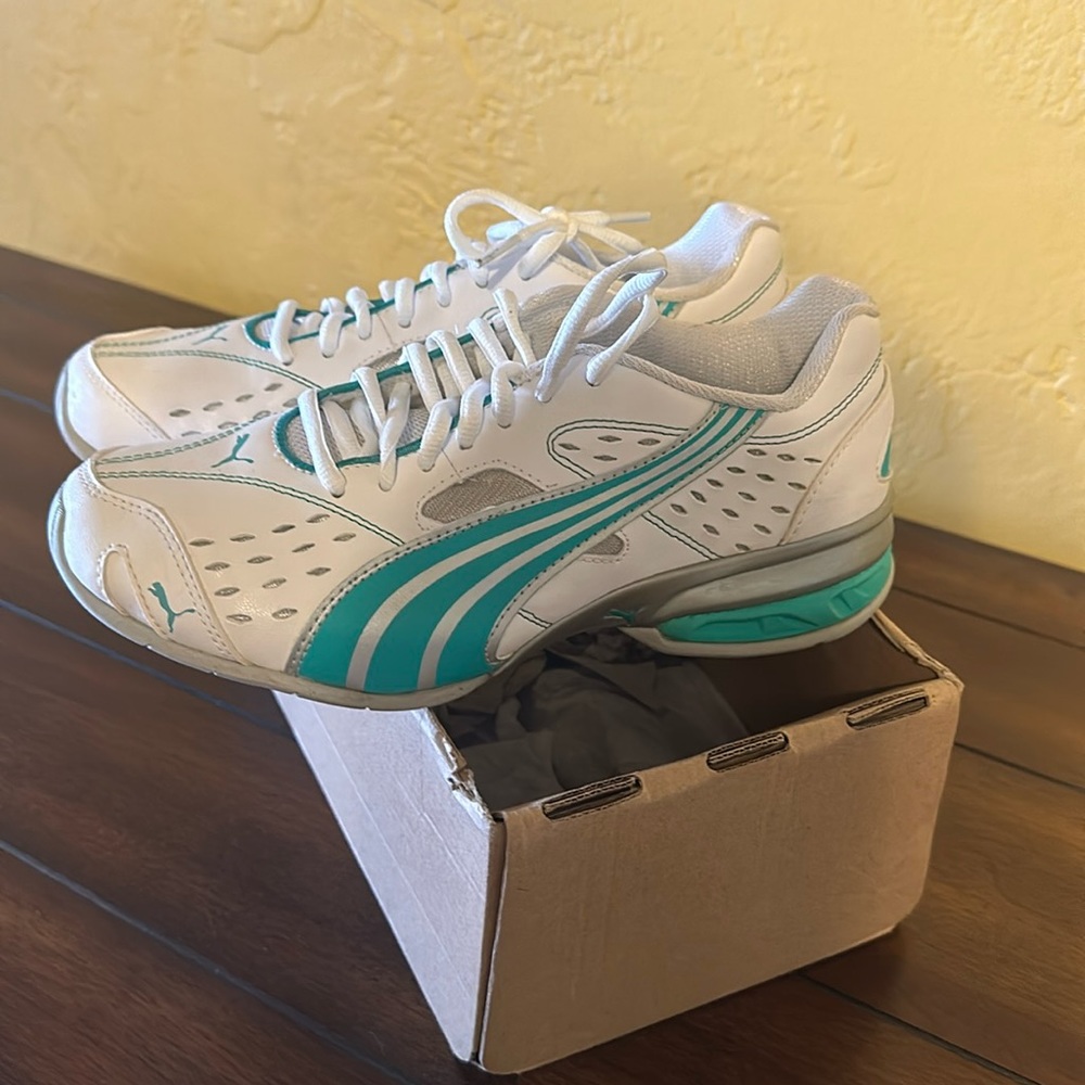 Women’s puma shoes sz 7